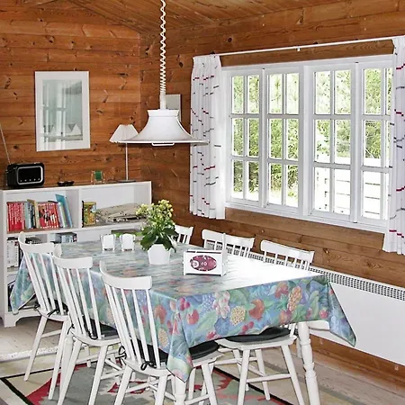 Three-bedroom In 48 * Ålbæk