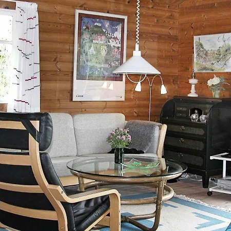 Three-bedroom In 48 Feriehus